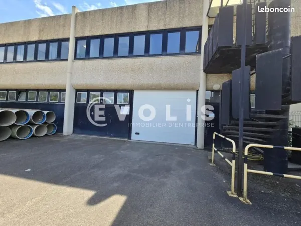 Bureau 367 m²