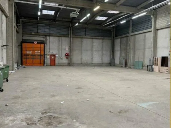 Local d'activité 800 m²