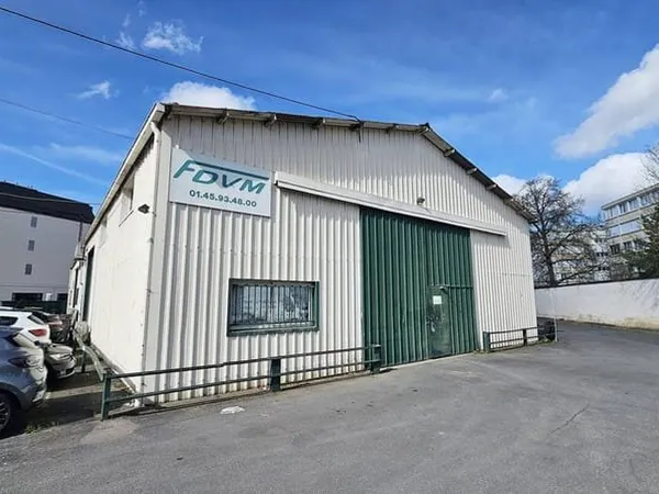Local d'activité 285 m²