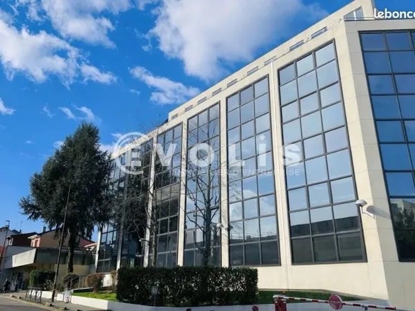 Bureaux 392 m²