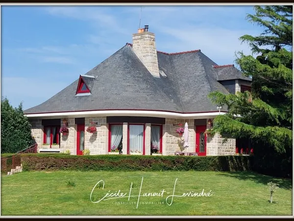 Secteur Baie du Mont-Saint-Michel - pavillon sur sous-sol 165 M2 - 5 chambres - terrain 1662 m2.