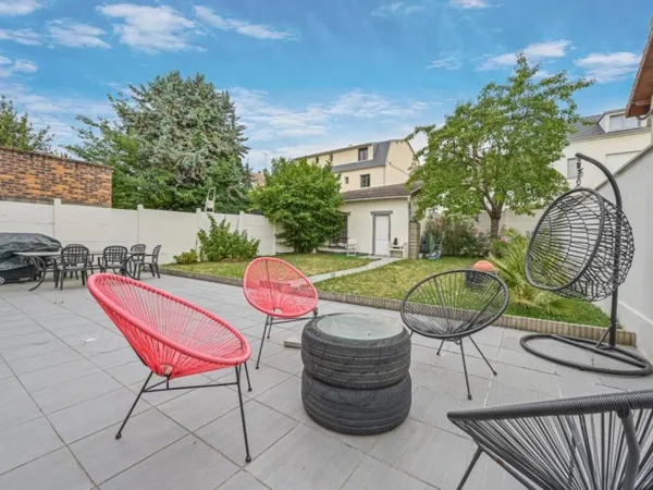 Maison 7 pièces 215 m²