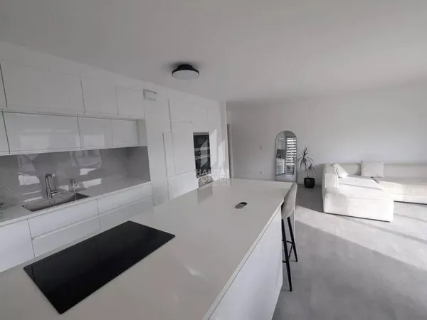 Appartement 4 pièces 84 m²
