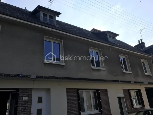 Appartement avec fort potentiel, garage, parking - Lisieux