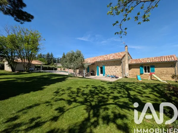 Maison 5 pièces 205 m²