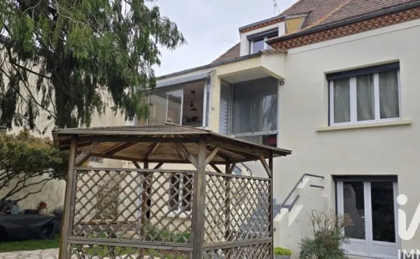 Maison 7 pièces 230 m²