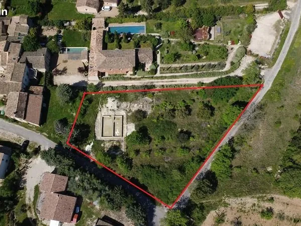 Terrain 2 500 m² Saint Saturnin Les Apt