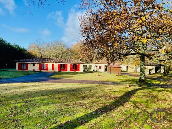 Propriété de charme sur 5ha de terrain !