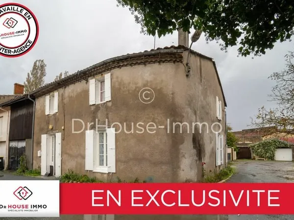 Maison de Village, 3 chambres, en bon état.