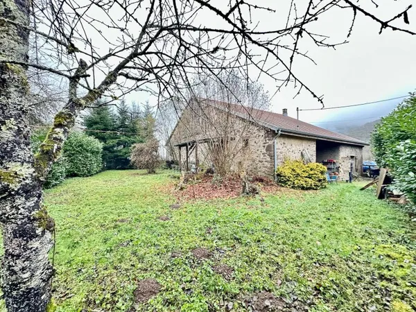 Vente ancienne ferme à rénover sur 6 ares 49 ca de terrain,