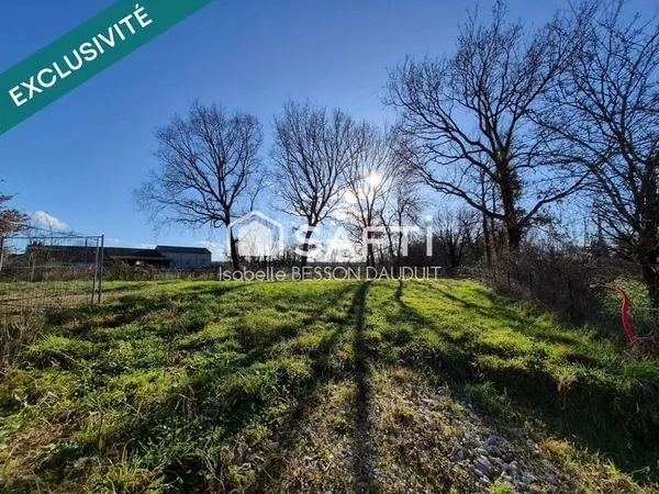 TERRAIN CONSTRUCTIBLE 486M²