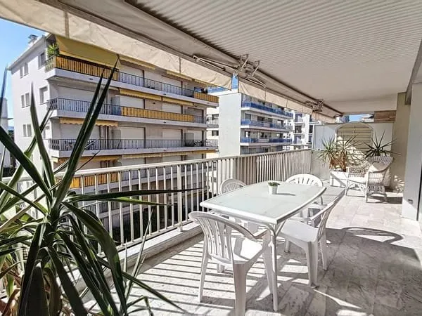 Cannes Palm Beach 2P avec belle terrasse ouest et proche mer