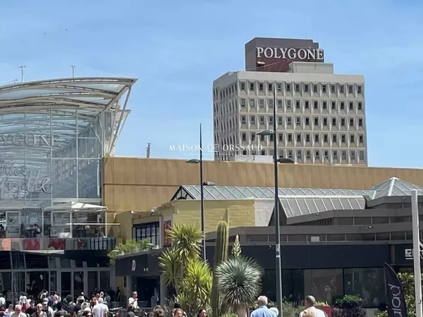 BAISSE DE PRIX : PLATEAU DE 250 M² A VENDRE AVEC VUE PANORAMIQUE