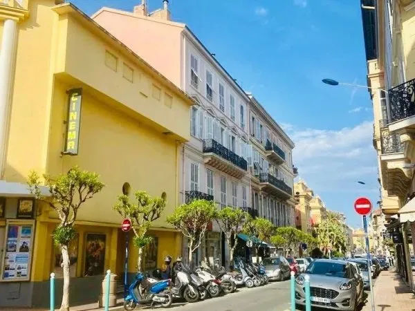 58 m² FONDS DE COMMERCE QUARTIER MAIRIE