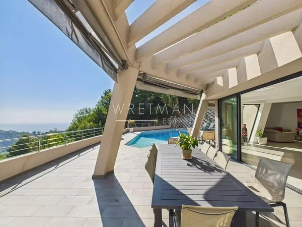 Villa Galactica, l'élégance futuriste avec une vue d'exception - Menton Annonciade