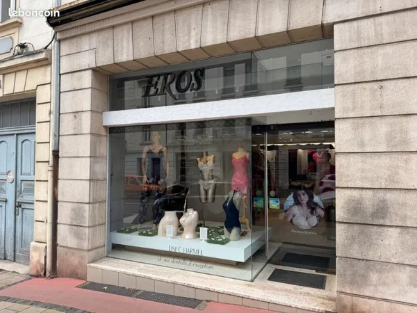 LOCAL COMMERCIAL METZ GARE, 68m2, belle visibilité, grande vitrine sur rue passante dans un environn