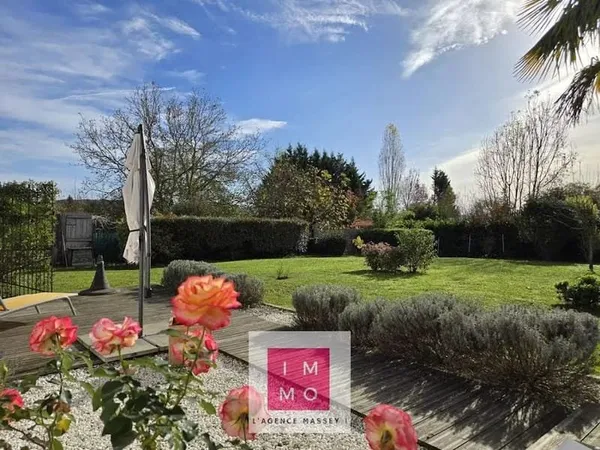 Maison 7 pièces 230 m²
