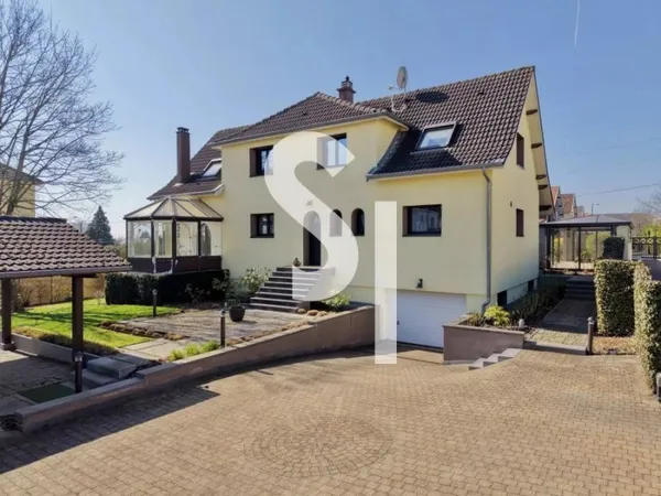 Maison 245 m²