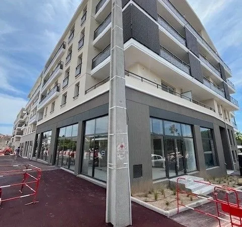 Local commercial neuf - le cannet-rocheville