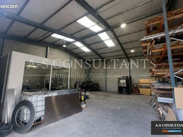 ENTREPOT - LOGISTIQUE 200 m² LE BOURGET-DU-LAC