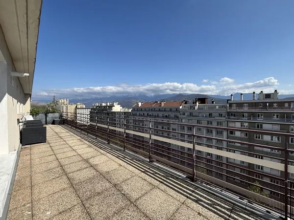 T2 Avec grande terrasse centre ville Grenoble