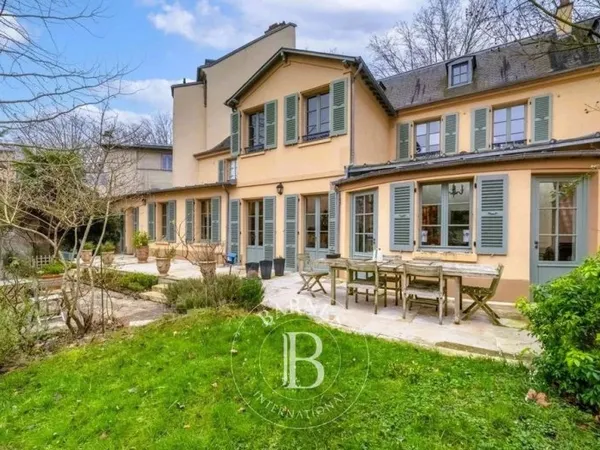 Maison de luxe 8 pièces 263 m²