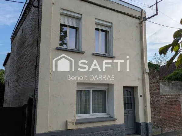Cette maison vous offre un espace confortable et fonctionnel !