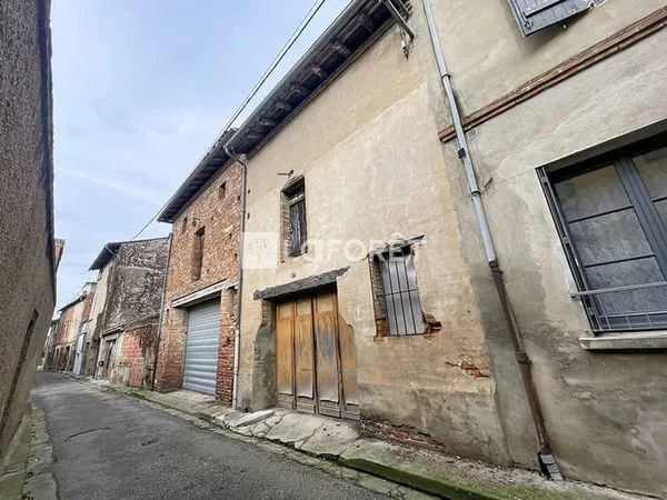 Batiment à rénover - environ 80m2 - centre-ville Castelsarrasin
