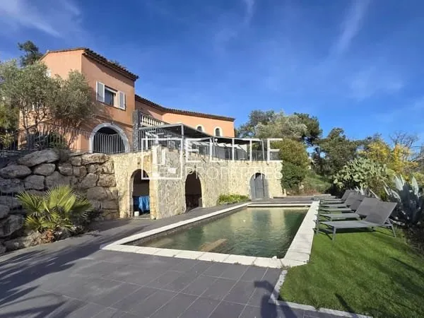 MAISON 6 PIÈCES 218 m² + PISCINE & GARAGE - TANNERON
