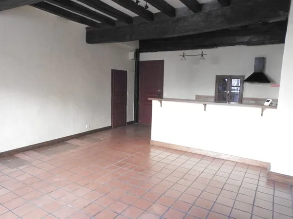 Ensemble deux Appartements un T3 et studio avec cave