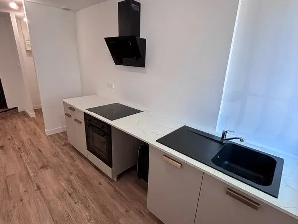 Duplex sans copropriété - 74 m² - Duplex - Cave vitrée - Tours centre (Mirabeau)