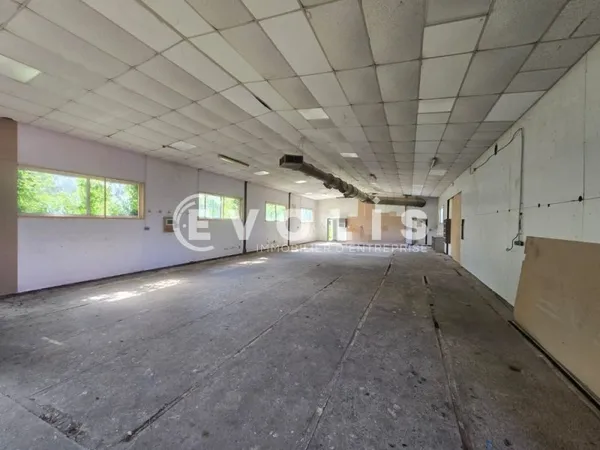 Locaux d'activité - A LOUER - 435 m² divisibles à partir de 115 m²