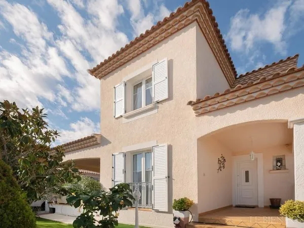 Villa 4 pièces 143 m²