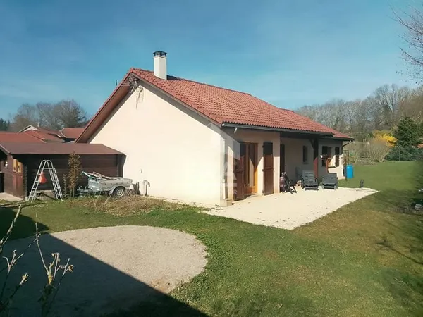 Maison plain-pied de 93 m² de 4 pièces à Bizonnes