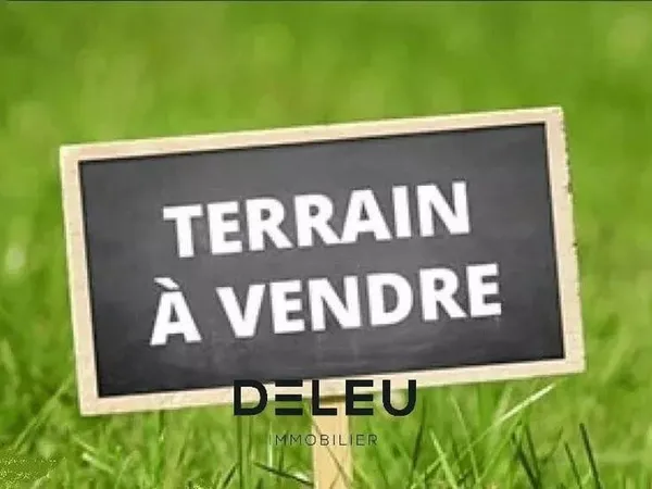 Terrain 590 m²