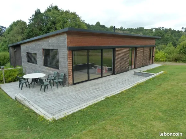 Maison en bois, meublée, louée à l'année