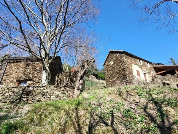 À vendre - Ensemble immobilier de charme en Sud-Ardèche (07260), Vallée de la Drobie