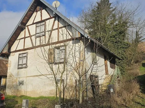 Maison individuelle, à rénover à 30 min de la frontière suisse