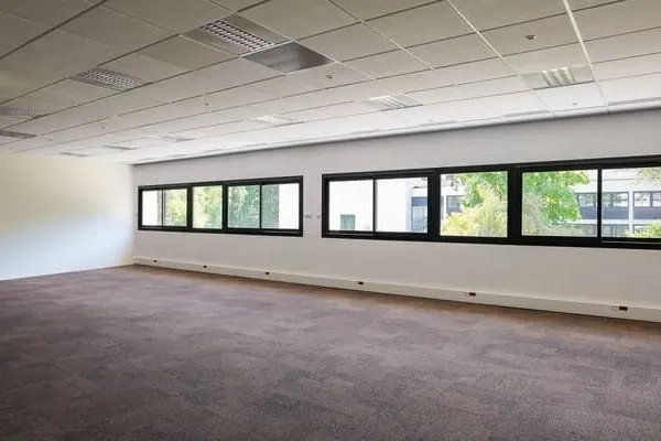 Bureaux 93 m²