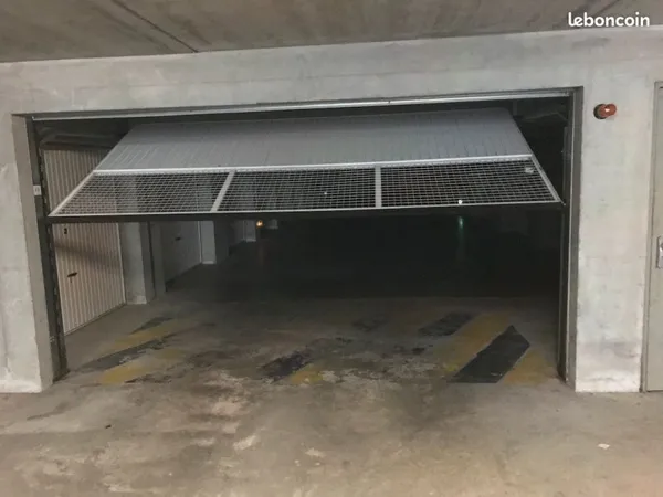 Garage à louer à Montbonnot - Saint Martin (38330)