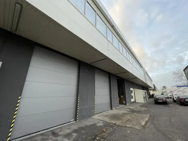 Local commercial 1680 m²
