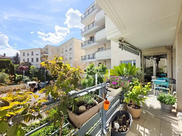 VENTE d'un appartement F4 (95 m²) à BRON