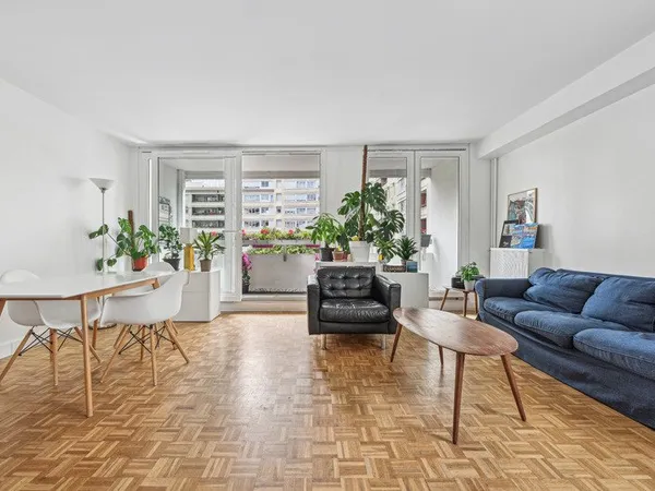 PROCHE LA DEFENSE - APPARTEMENT 4P DE 86M2 AVEC BALCON CAVE ET DEUX PARKINGS