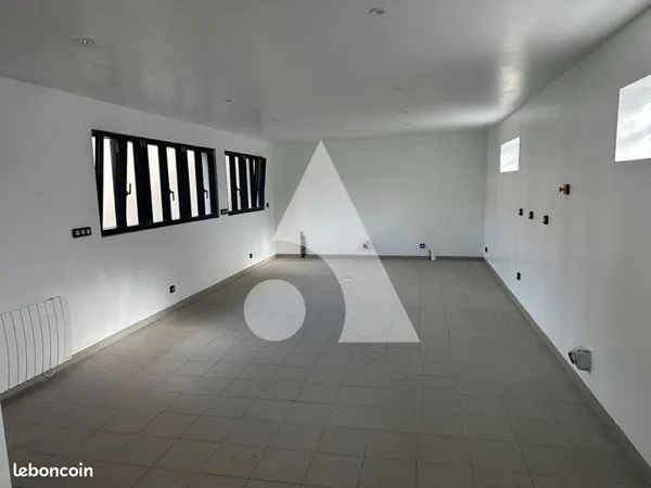 Local 57 m² EVREUX