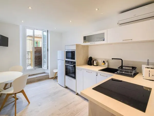 A VENDRE : Maison de village avec deux chambres entièrement