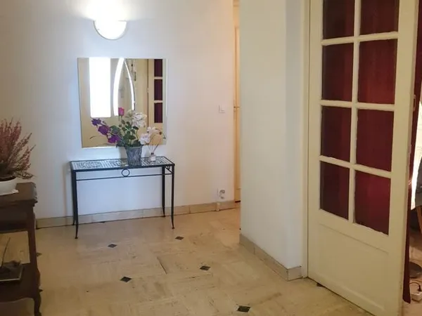 Grande chambre à louer
