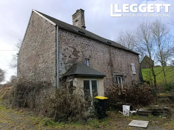 Maison au Pierre pour renover avec terrain. Pres de Villedieu-les-Poeles