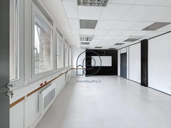 Bureaux 550 m²
