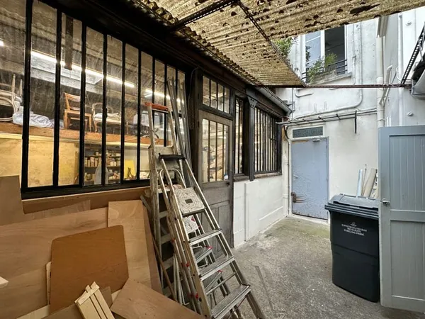 À vendre - Local commercial loué - 130 m² - Paris 20e
