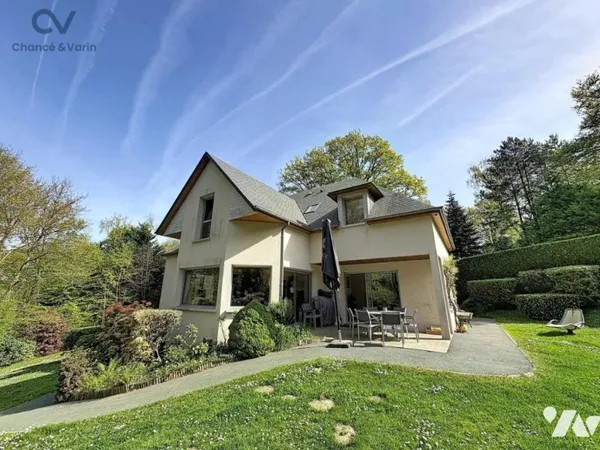 Maison 8 pièces 208 m²